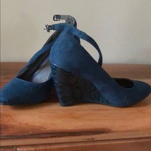 Kenneth Cole wedges women’s size 6.5